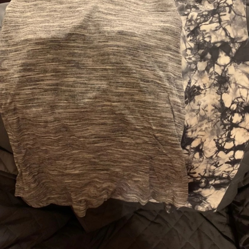 Lululemon tank and Capri pants. Size 6.